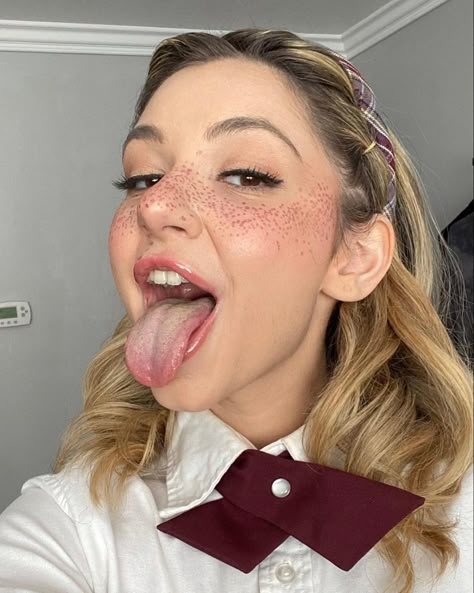 Sticking Tongue Out Women, Tounge Out Face, Tongue Reference, Tongues Out, Bambi Face, Tongue Out Selfie, Eyes Rolling Aesthetic, Tongue Out Pose, Cute Tongue Piercing