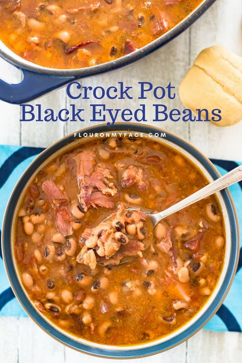 Crock Pot Black Eyed Beans recipe is a must have #lucky #New Year recipe. Make it and have good luck all year long #newyearsrecipe #luckyrecipes #crockpotrecipes #flouronmyface Slow Cooker Black Eyed Peas, Black Eyed Peas Recipe Crock Pot, Blackeyed Pea Recipes, Black Eyed Peas Recipe, Black Eyed Beans, Beans Recipes, Pinto Bean, Potluck Party, Holiday Side