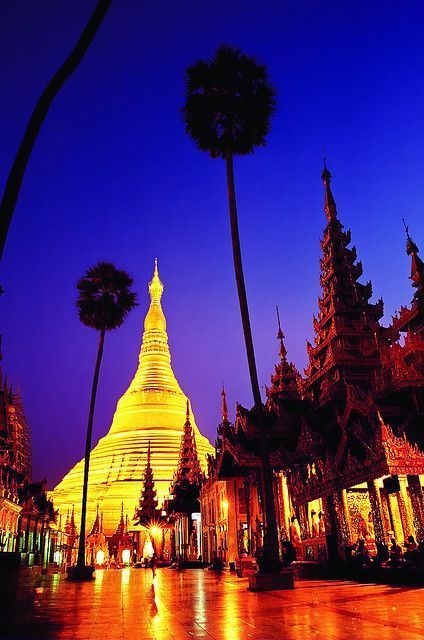 Burmese Architecture, Thailand Architecture, Feeling Photos, Love Feeling Photos, Facebook Cover Photos Love, Profile Dark, Shwedagon Pagoda, Just Friends Quotes, Yangon Myanmar