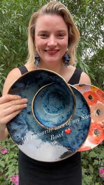 Anna Katharina Jens on Instagram: "My favourite uses of my Swirl Bowl — what is your favourite? #handmadewithlove #potteryart #ceramics #paintingpottery #healthysnacks #snackbowl #servingplate #swirlbowl" Swirl Bowl Pottery, Barn House Kitchen, Ceramic Plates Designs, Bowl Pedestal, Anna Katharina, Clay Classes, Sculpture Art Clay, Chip And Dip Bowl, Hand Building