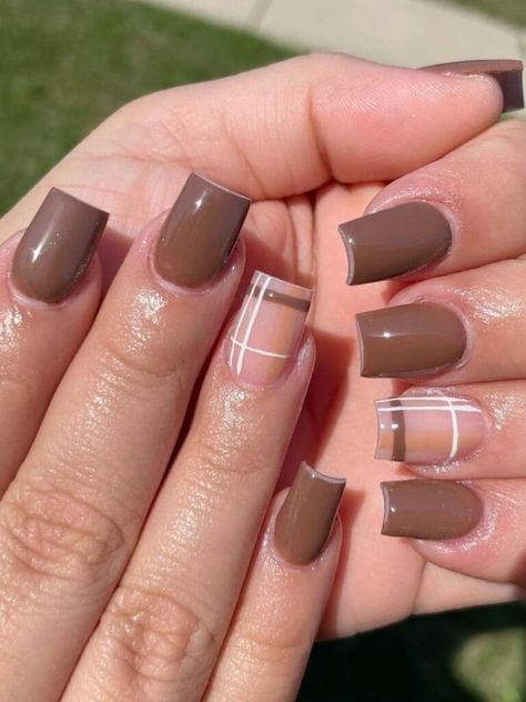 Milky brown short acrylic nails with plaid Brown Nails Short Acrylic, Cute Brown Short Nails, Short Brown Nails With Design, Fall Press On Nails Short, Nail Designs With Brown Polish, Cute Short Brown Nail Ideas, Short Nails Brown Color, Short Brown Coffin Acrylic Nails, Short Acrylics Simple