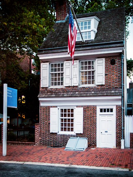 Betsy Ross's house!  Four Square Blocks: Philadelphia - Interactive Feature - NYTimes.com Betsy Ross House, First American Flag, Flag Maker, Historic Philadelphia, Betsy Ross, The First Americans, Philadelphia Pennsylvania, Walking By, Old City