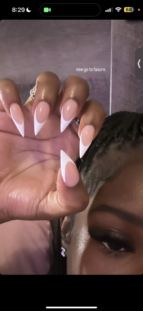 Long Almond Birthday Nails, Nails Acrylic Sharp Almond, French Tips Pointy Nails, Short Stilleto French Tip, Nail Inspo Short Stilleto, Short Stiletto French Tip, Stiller Nails Ideas, French Tip Stiletto Nails Short, Pointy French Nails