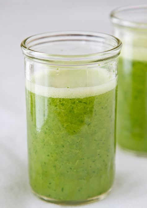 Cancun Green Juice --- 5 Ways to Add More Fruits & Vegetables to Your Diet Green Juice Blender, Green Juice Cleanse, Green Juice Powder, Green Juice Benefits, Green Juice Smoothie, Green Juice Recipe, Juicing With A Blender, Green Juice Recipes, Juice Diet