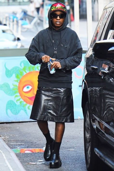 A$AP Rocky: Men in Skirts Asap Rocky Outfits, Men In Skirts, Asap Rocky Fashion, Concert Attire, Pretty Flacko, Leather Kilt, How To Make Skirt, Humor Hilarious, Dad Fashion