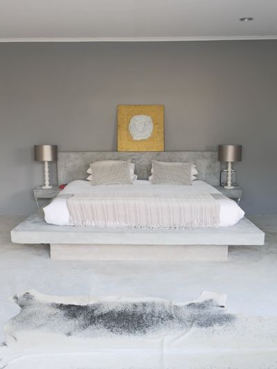 Cement Bed, Concrete Bed, Concrete Bedroom, Rustic Closet, Bed Idea, Concrete Interiors, Bedroom Renovation, Style Deco, Furniture Renovation