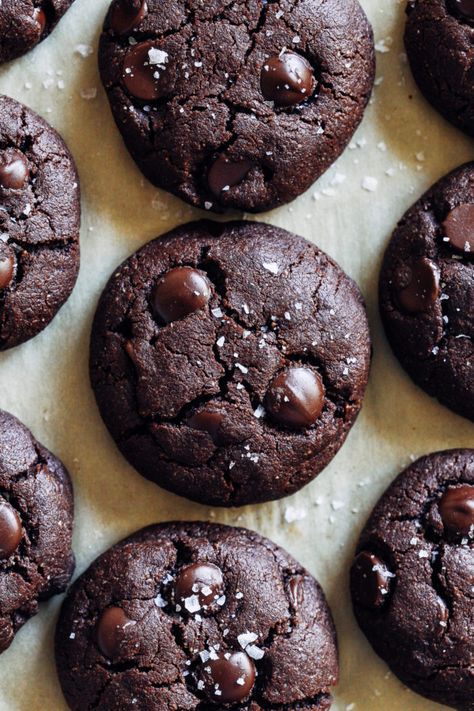 Vegan Gluten-free Double Chocolate Cookies- made with a combination of whole grain oat flour and almond flour, no one would ever guess these chocolatey cookies are made without dairy or wheat! Hazelnut Cookies, Double Chocolate Cookies, Free Snacks, Vegan Dessert Recipes, Oat Flour, Gluten Free Chocolate, Vegan Sweets, Vegan Cookies, Chocolate Hazelnut