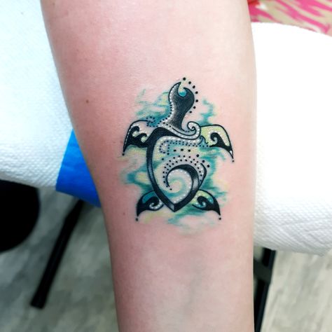 Small Sea Turtle Tattoo Color, Sea Turtle Wrist Tattoo, Turtle Tattoo Color, Watercolor Sea Turtle Tattoo, Watercolor Turtle Tattoo, Couple Tats, Gecko Tattoo, Watercolor Sea Turtle, Beast Tattoo