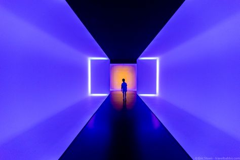 Houston with Kids - The MFAH light tunnel Light Sculpture Installation, Space Tunnel, Things To Do In Houston, Interior Wall Colors, Light Tunnel, Mood And Tone, Square Mirror, Installation Design, Beautiful Landscape Wallpaper