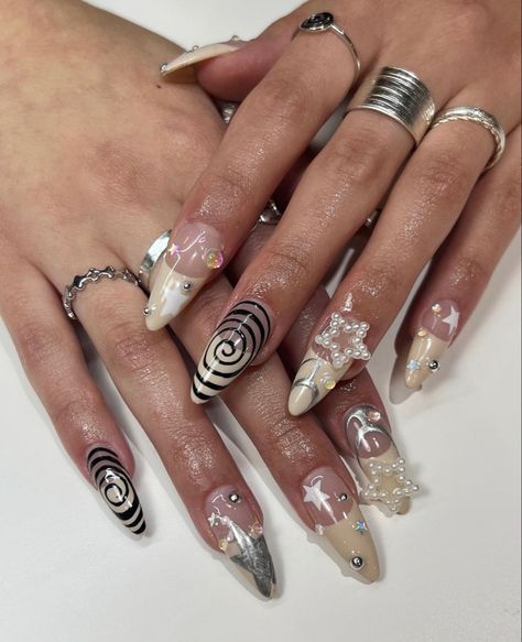 Beige Nails Design, Punk Nails, Beige Nails, Goth Nails, Grunge Nails, Colorful Nail, Pretty Gel Nails, Really Cute Nails, Soft Nails