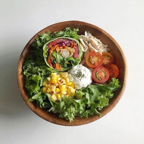 Salad Aesthetic Korean, Aesthetic Salad, Healthy Food Photography, Girl Goals, Healthy Food Inspiration, Food Png, Aesthetic Korean, Lunch Recipes Healthy, Healthy Salad Recipes