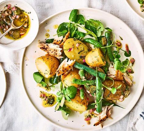 Mackerel & new potato salad Smoked Mackerel Salad, Good Green Bean Recipe, New Potato Salad, Mackerel Salad, Green Bean Salad Recipes, Delicious Green Beans, Healthy Fries, Parmesan Potato, Green Bean Salad