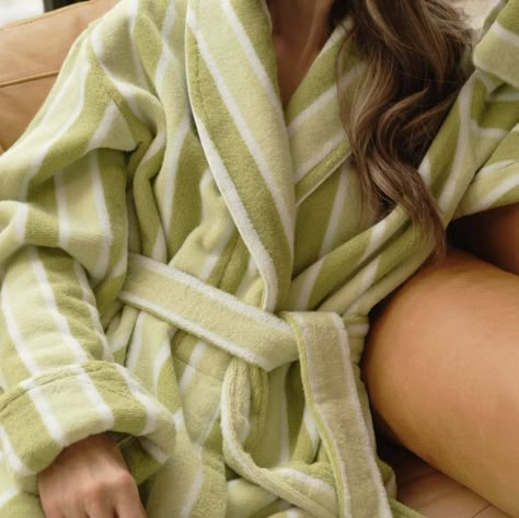 The Perfect Bathrobe: Brooklinen Super-Plush Robe Cute Bathrobe Aesthetic, Lounge Robe Women, Comfy Robes For Women, Soft Robes For Women, Aesthetic Bath Robe, Bath Robes Aesthetic, Cozy Robe Aesthetic, Spa Robe Aesthetic, Cute Bath Robe