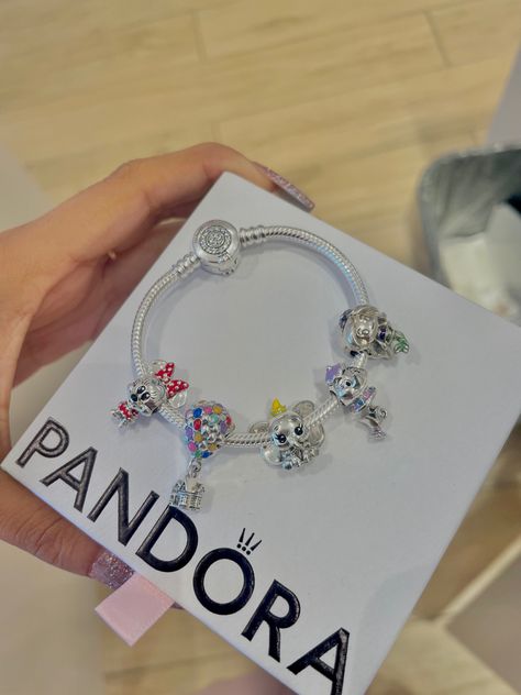 Pandora Astetic, Charms Pandora Disney, Pandora Bracelet Disney, Pandora Disney Charms, Pandora Aesthetic, Pandora Story, Disney Pandora Bracelet, Charms Disney, Disney Pandora