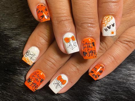 Disney themed 🎃 #dndgelpolish @dndgel #maniology @hellomaniology #maniologyambassador @clearjellystamper #fallnails #autumnnails #halloweennails #disney #disneynails Dnd Gel Polish, Disney Nails, Halloween Nails, Nails, Halloween, Disney