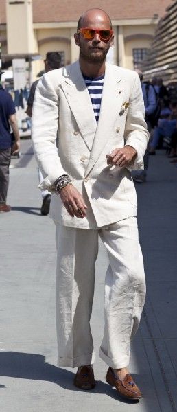 White Linen Suits For Men, Wedding Guest Outfit Men, Classic Blue Suit, White Linen Suit, Street Cats, Mens Fashion Casual Shoes, Suit Ideas, Italian Riviera, White Suit