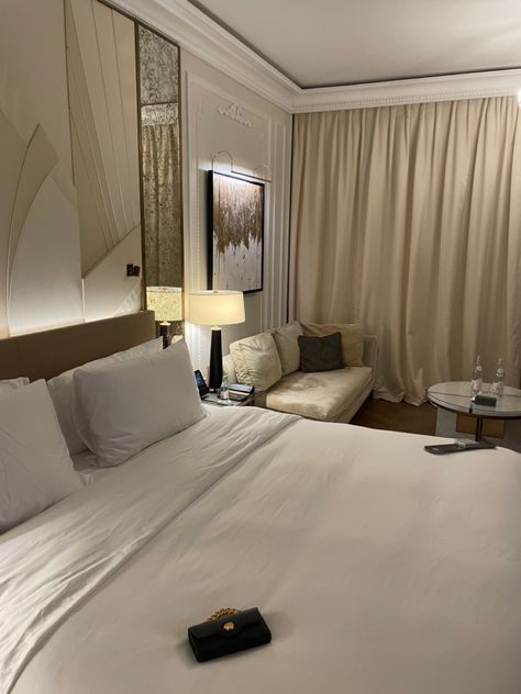 Monaco Hotel Room, Nice Hotel Aesthetic, New York Hotel Aesthetic, Fancy Hotel Room Aesthetic, Pretty Hotel Rooms, Hotel Room Astethic, Hotel Asethic, Nyc Hotel Aesthetic, Classy Hotel Room