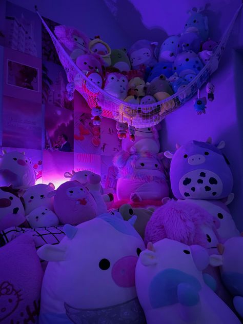 Squishmallow Wall, Indie Rooms, Luxury Room Bedroom, Cute Squishies, Room Goals, Cute Room Ideas, Cozy Room Decor, Stuffed Animal Storage, Cute Kawaii Drawings