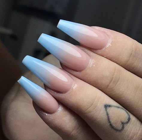 Baby Boomer Blue, Baby Boomer Colores, Baby Boomer Nails Color, Powder Blue Nails, Baby Boomer Nails, French Fade Nails, Pastel Blue Nails, Faded Nails, Baby Boomers Nails