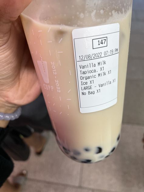 Boba Tea Orders, Boba Orders To Try, Boba Orders, Boba Aesthetic, Bubble Tea Flavors, Vanilla Milk, Organic Milk, Drink Me, Flavored Tea