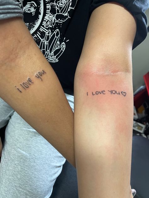 Matching I Love You Tattoos, Lover Matching Tattoos, Matching Tattoos To Get With Your Mom, Matching Tattoos With Your Mom, Matching Tattoos Parents And Kids, Cute Tattoos For Sisters, Subtle Matching Tattoos Couples, Tattoos For Your Sister, Tattoo Ideas Matching Sister