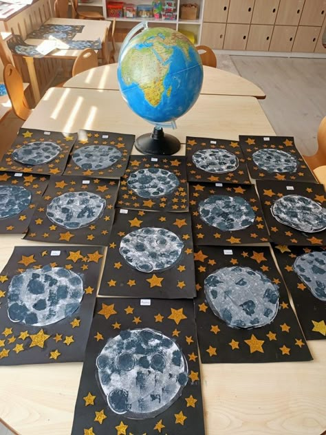 Creation Preschool Craft, Provocations Kindergarten, Solar Eclipse Kids, Classroom Worksheet, Shape Activities Kindergarten, Preschool Creative Art, Space Art Projects, Space Theme Preschool, Moon Activities