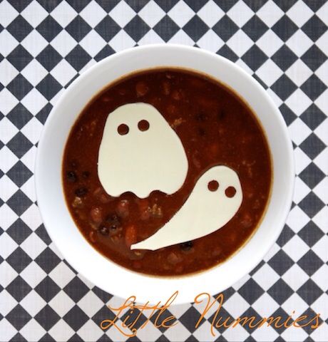 Ghost chili Halloween Chili, Halloween Dinners, Halloween Questions, Ghost Chili, Boo Berry, Halloween Food Dinner, Chili Toppings, Bruschetta Ingredients, Applesauce Cake