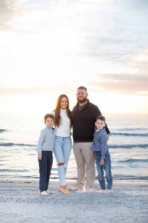 Coquina Beach Family Session, Anna Maria Island, Florida — PINE & FORGE Winter Beach Family Photos, Beach Photoshoot Family, Beach Jeans, Family Beach Session, Beach Winter, Anna Maria Island Florida, Fam Pics, Family Photoshoot Poses, Photoshoot Family