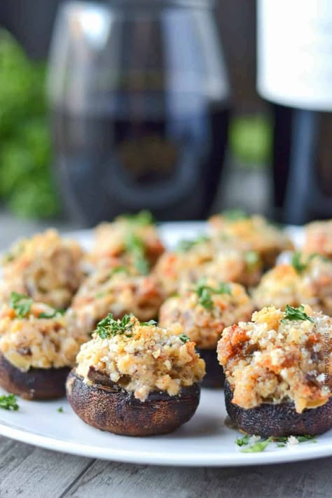 Italian Sausage Stuffed Mushrooms, Italian Appetizer Recipes, Healthy Stuffed Mushrooms, Mushroom Ideas, Italian Recipes Appetizers, Italian Appetizer, Sausage Stuffed Mushrooms, Hot Appetizers, Stuffed Mushroom