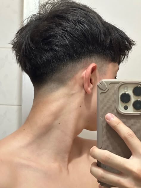 Low Taper Men, Low Skin Taper, Mid Taper Haircut, Low Fade Haircut Men, Low Fade Taper, Mid Taper Fade Haircut, Low Fade Haircut Mens, Mid Taper Fade, Fade Haircut Men