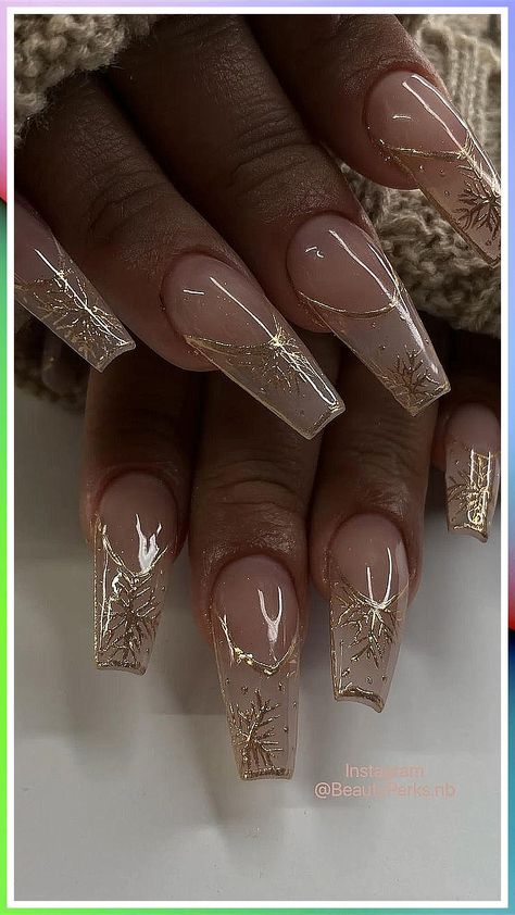 Christmas Nail Designs - Visit to get the best ideas. Gold Acrylic Nails, Classy Nail, Unghie Nail Art, Winter Nails Acrylic, Aesthetic Nails, French Tip Acrylic Nails, Classy Acrylic Nails, Christmas Nails Acrylic, Dipped Nails