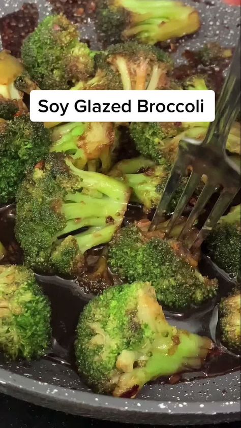 Glazed Broccoli, Seasoned Steamed Broccoli, Frozen Broccoli Recipes, Gym Era, Clean Gut, Quick Easy Dinners, How To Cook Broccoli, Fried Broccoli, Viral Recipes