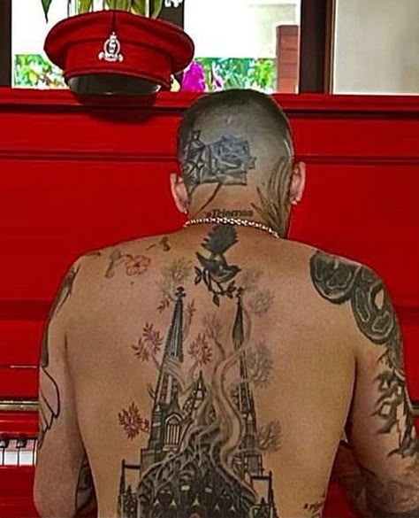 Zayn Malik Neck Tattoo, Zayn Malik Back Tattoo, Zayn Malik Zap Tattoo, Zayn Tatoos, Zayn Inspired Tattoos, Zayn Tattoo Ideas, Zayn Malik Tattoo Ideas, Zayn Malik Tattoo, Zayn Tattoo