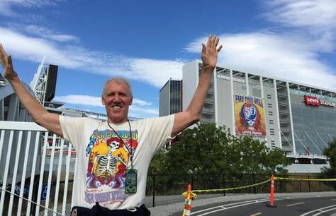 Bill Walton's Following Grateful Dead's Final Tour, And It's A Delight Grateful Dead Christmas, Bill Walton, Grateful Dead Skull, Grateful Dead Poster, Bill Walton Grateful Dead, Grateful Dead