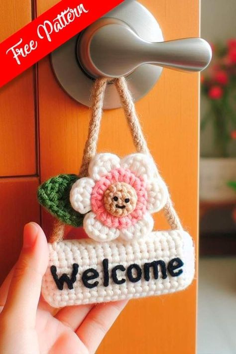 Crochet Welcome Sign, Crochet Door Decor, Crochet Sign, Crochet Decor Ideas, Crochet Decor Home, Welcome Craft, Flower Welcome Sign, Crochet Home Decor Ideas, Home Crochet