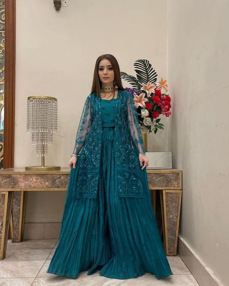 Dress Desine Pakistani, Heavy Formal Pakistani Dresses, Pakistani Gown Designs, Stylish Wedding Dresses Pakistani, Heavy Dress For Wedding, Barat Party Wear Dresses, Fancy Dresses Design Pakistani, Maxi Style Pakistani Dresses, Maxi Designs For Wedding Pakistani