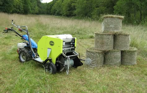 Fence Line Round Bale Feeder, Easy Diy Goat Hay Feeder, Haybale Gardening, Landscape Rake, Hay Balers, Tractor Idea, Hay Feeder, Homestead Farm, Farm Projects