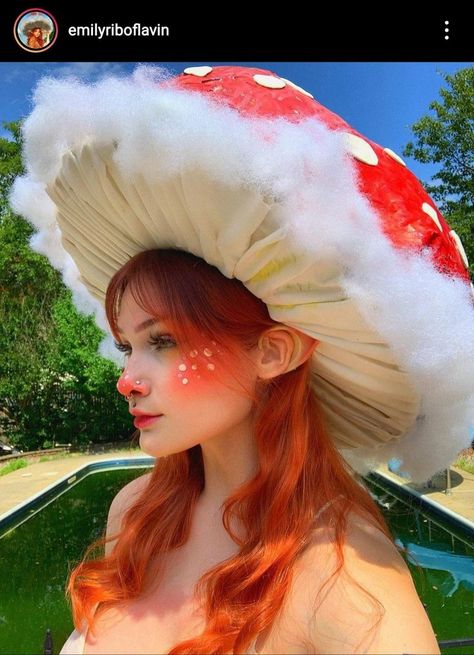 Fairy Elf Costume Diy, Mushroom Elf Cosplay, Mushroom Elf Costume, Cottagecore Halloween Costume, Emily Riboflavin, Mushroom Fairy Makeup, Mushroom Halloween Costume, Mushroom Outfits, Mushroom Fairy Costume