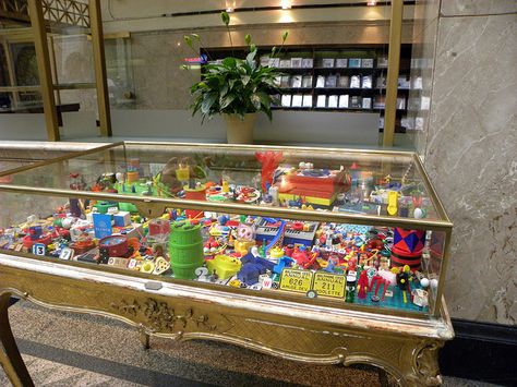 Display case: I Spy Walter Wick Fun at the Pratt! by Enoch Pratt Free Library, via Flickr Walter Wick, Book Displays, Central Library, Bulletin Board Display, Library Displays, Free Library, Free Event, Play Ideas, Book Display