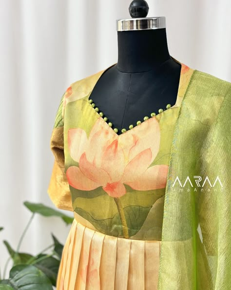 Customised tissue kota gown with crushed tissue dupatta. We did the yoke with high neck and sleeves with a pleated detail. #designergown #floraldesign #floralprintedgown #floralgown #ethnicgown #aarraabyumaanand #coimbatoreboutique #designerboutique #chennaishopping #hyderabadfashion Kota Dresses Designs, Tissue Dupatta, Traditional Gown, Kurtis Design, Stylish Kurtis, Frocks And Gowns, Stylish Kurtis Design, Ethnic Gown, Dress Book