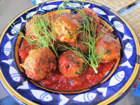 Sicilian Swordfish Meatballs | Polpette di Pesce Spada - Sicilian Food Culture Sicilian Swordfish, Fennel Herb, Sicilian Food, Sicilian Style, Marinara Sauce Recipe, Sicilian Recipes, Frying Oil, Marinara Sauce, Meatball Recipes