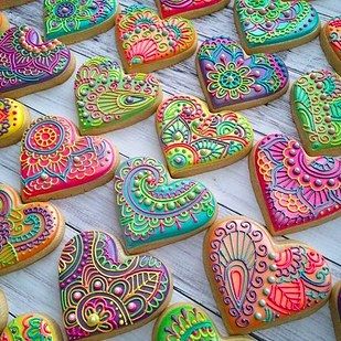 Have henna themed foods that are almost too pretty to eat. | 20 Easy Ways To Make Your Indian Wedding Goddamn Adorable Design Cookies, Cookies Cupcake, Torte Cupcake, Shaped Cookies, Heart Shaped Cookies, Pretty Cookies, Fancy Cookies, Creative Cookies, Beautiful Cookies