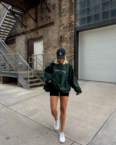 Fall Athleisure Outfits, Styling Basics, Athleisure Outfits Fall, Fall Athleisure, Casual Sporty Outfits, Minimalism Fashion, Gymwear Outfits, Mum Fashion, Pics Ideas