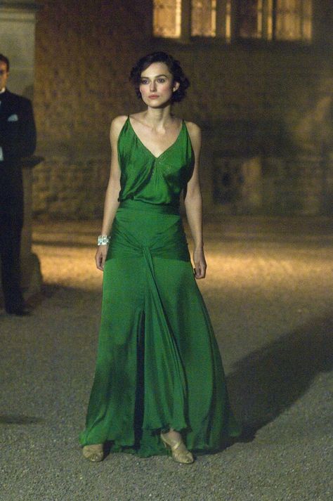 Film Costume: Atonement: The Green Dress Atonement Green Dress, Keira Knightley Dress, Atonement Dress, Silver Cocktail Dress, Keira Knightly, Hollywood Costume, Green Evening Dress, Plum Dress, 파티 드레스