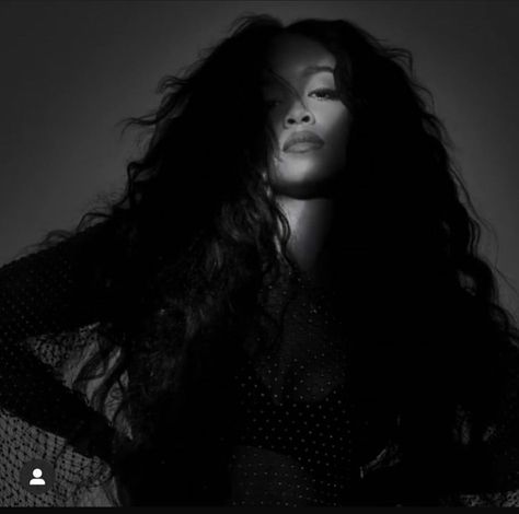 H.e.r Singer Aesthetic, H.e.r Aesthetic Singer, H E R Singer, H.e.r Singer, Black And White Artist, Presentation Slides Design, H.e.r Aesthetic, Music Collection, Artist Aesthetic