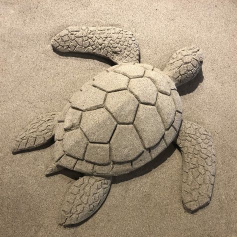 Things To Make In The Sand At The Beach, Beach Sand Art Sculpture Easy, Sand Creations At The Beach, Sand Sculptures Easy The Beach, Sand Sculpture Ideas, Sand Building Ideas Beach, Sand Sculptures Easy, Sand Castle Ideas, Sandcastle Ideas