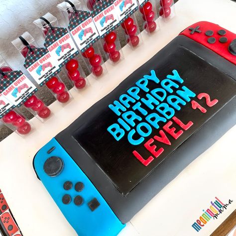 How to Make a Realistic Nintendo Switch Cake Nintendo Switch Cake, Nintendo Cake, Gamer Cake, Fondant Smoother, Video Game Cakes, Oreo Buttercream, Video Games Birthday Party, Black Fondant, Video Games Birthday