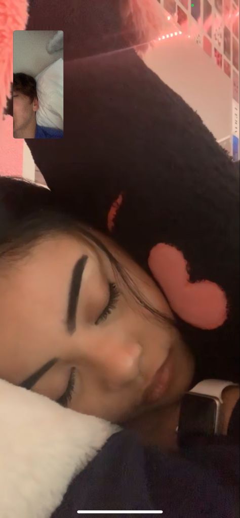 Sleep Call Couple, Sleeping On Ft With Bf, Facetime With Girlfriend, Facetime Couple Aesthetic, Falling Asleep On Facetime With Him, Facetime Calls Screenshots Couple, Sleeping On Facetime, Facetime Couple Goals, Fall Asleep On Facetime