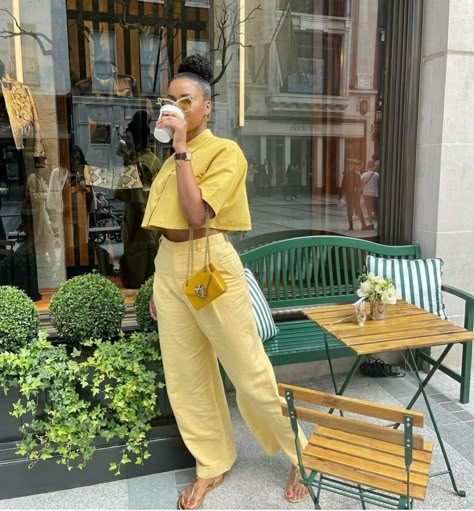 Brunch Outfit Street Style, Yellow Brunch Outfit, Comfy Brunch Outfit, Creamy Shrimp Salad, Casual Brunch Outfit Spring, Spring Brunch Outfit, Shrimp Salad Recipe, Casual Brunch Outfit, Brunch Outfit Spring