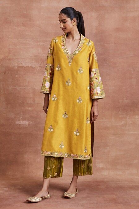 Buy Yellow Handwoven Chanderi Silk Embroidery Thread V Neck Damini Aari Kurta Set For Women by Sue Mue Online at Aza Fashions. Cotton Silk Suit Designs Indian, Raw Silk Kurta Designs Women, Silk Suit Designs Indian, Suit Designs Indian Style, Silk Kurti Designs, Yellow Kurta, Latest Model Blouse Designs, Kurta Set For Women, Simple Kurti Designs